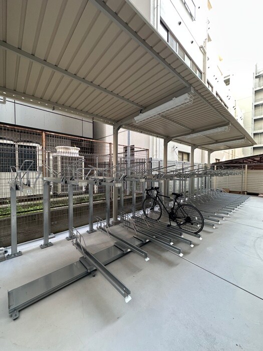 物件外観写真5　(駐輪場)