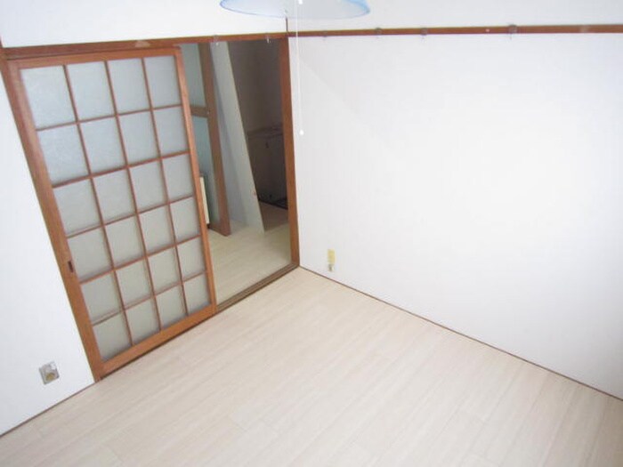 物件内観写真8　(居室)