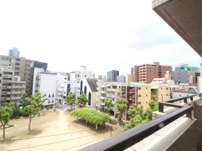 物件内観写真16　(室内からの展望)