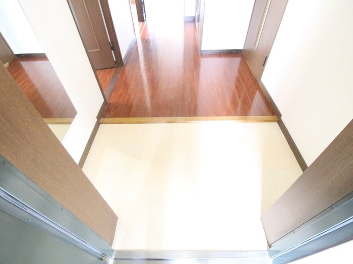 物件内観写真22　(玄関)