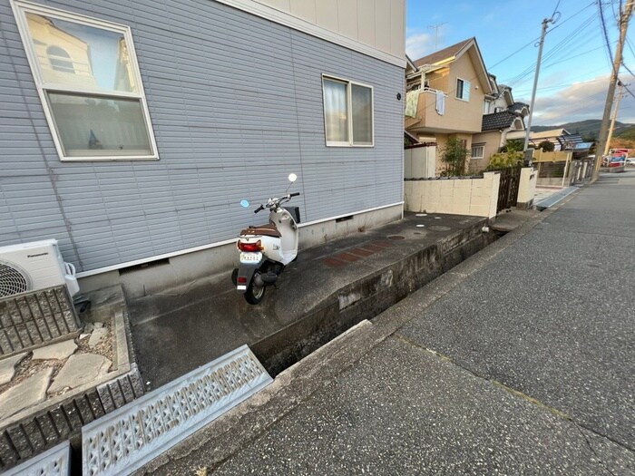 物件外観写真5　(駐輪場)