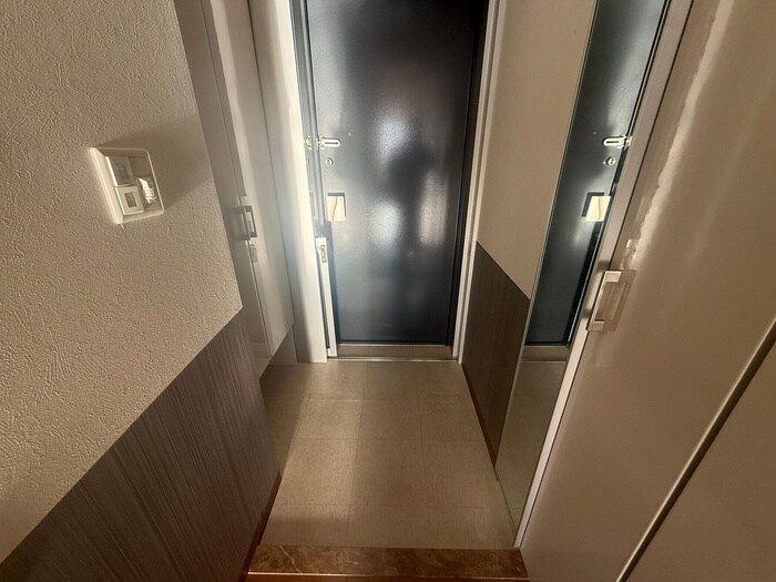 物件内観写真15　(玄関)