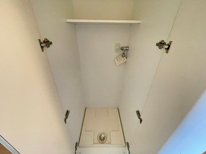物件内観写真18　(洗濯機置場)
