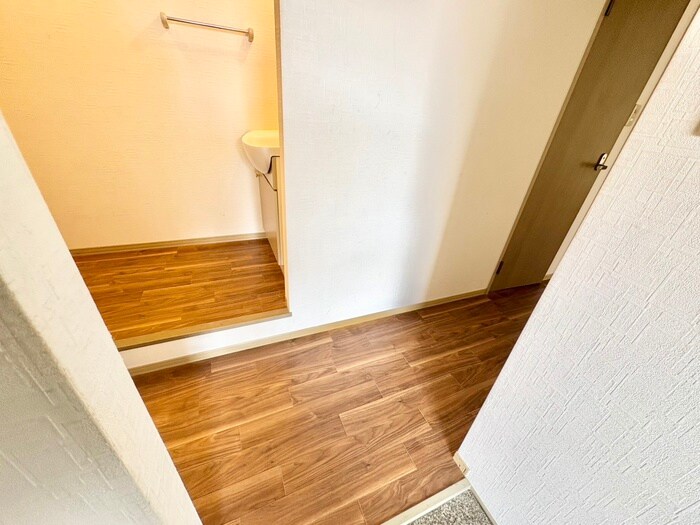 物件内観写真17　(廊下)