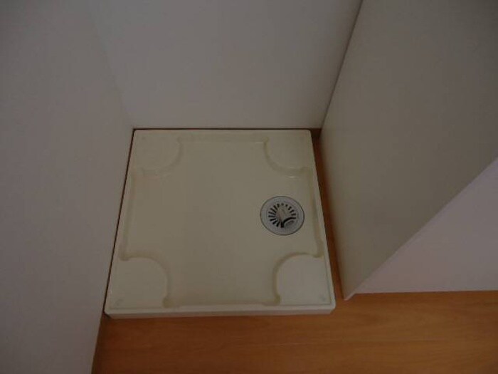 物件内観写真14　(洗濯機置場)