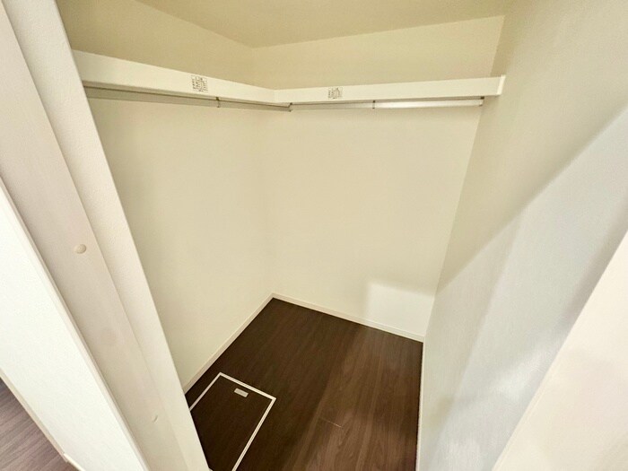 物件内観写真12　(収納)