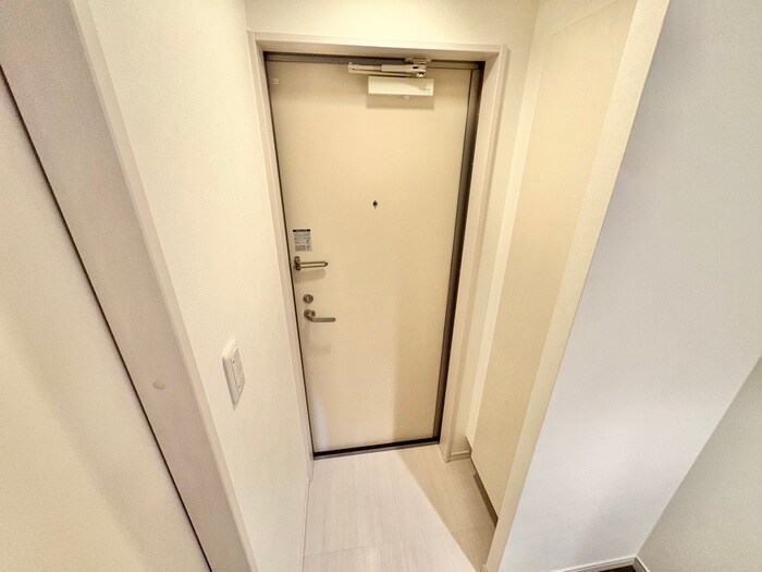 物件内観写真18　(玄関)