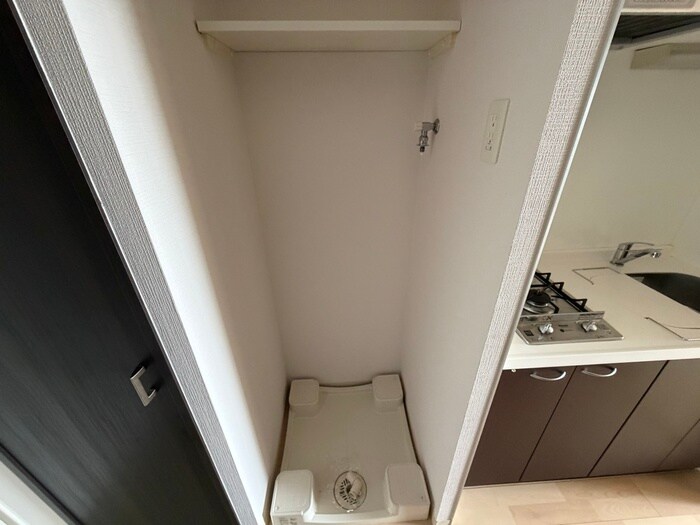 物件内観写真13　(洗濯機置場)