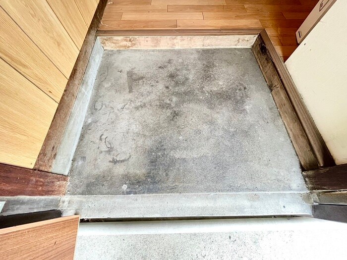 物件内観写真14　(玄関)