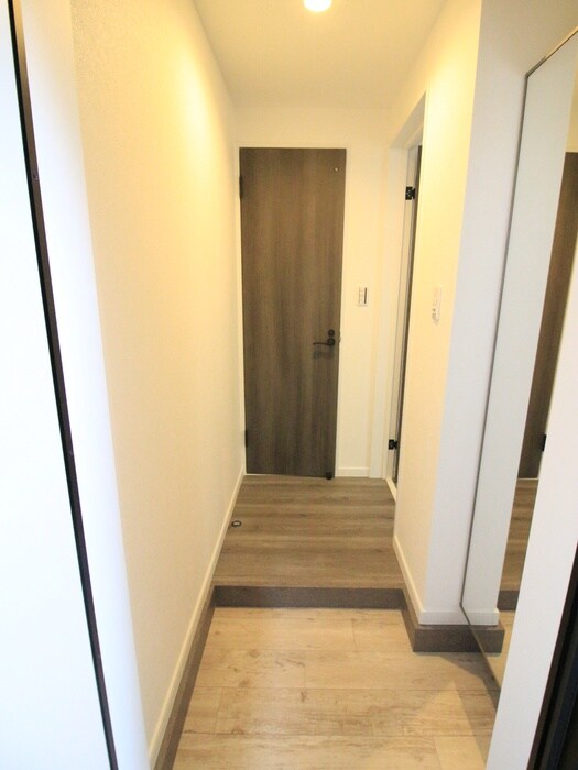 物件内観写真7　(玄関)