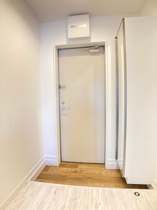 物件内観写真7　(玄関)