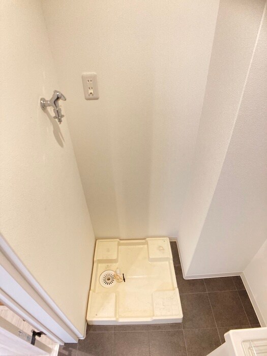 物件内観写真10　(洗濯機置場)