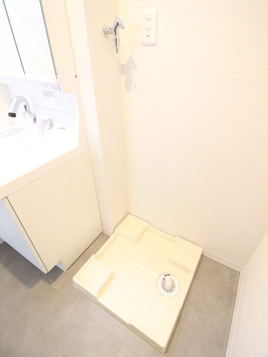 物件内観写真12　(洗濯機置場)