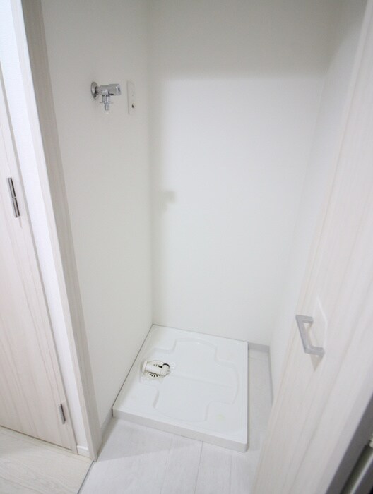 物件内観写真18　(洗濯機置場)