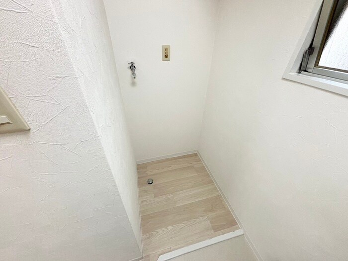 物件内観写真13　(洗濯機置場)