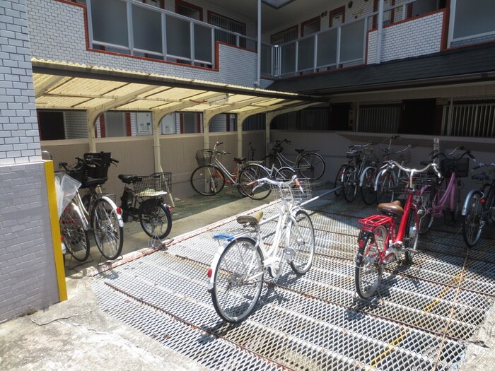 物件外観写真6　(駐輪場)