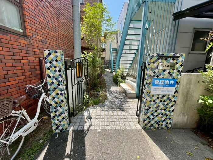 物件外観写真5　(エントランス部分)