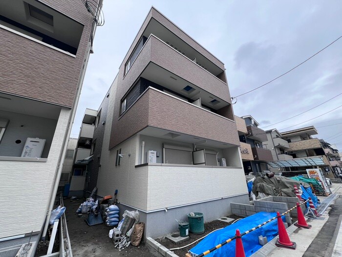 物件外観写真1　(建築中)