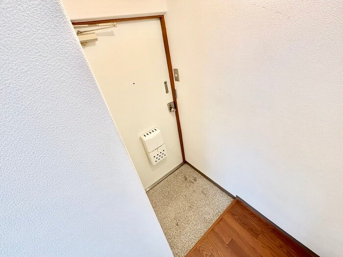 物件内観写真18　(玄関)