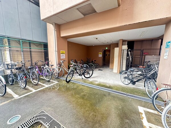 駐輪場