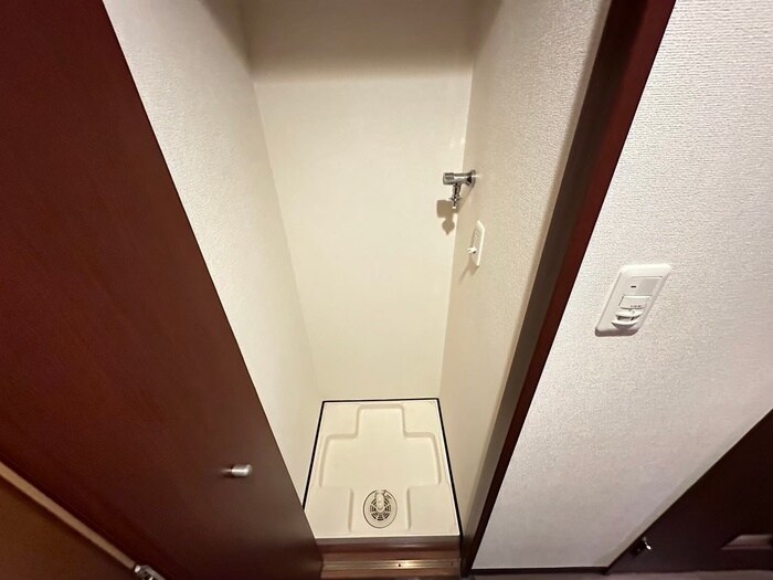 物件内観写真13　(洗濯機置場)