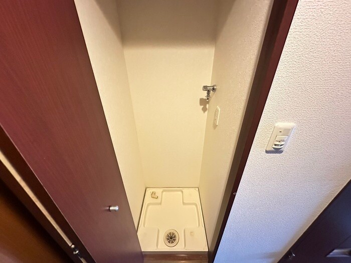 物件内観写真13　(洗濯機置場)