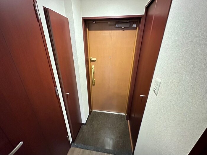 物件内観写真14　(玄関)