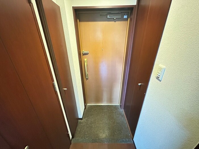 物件内観写真14　(玄関)