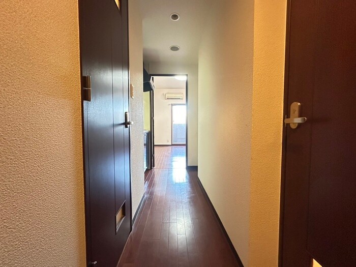 物件内観写真16　(廊下)