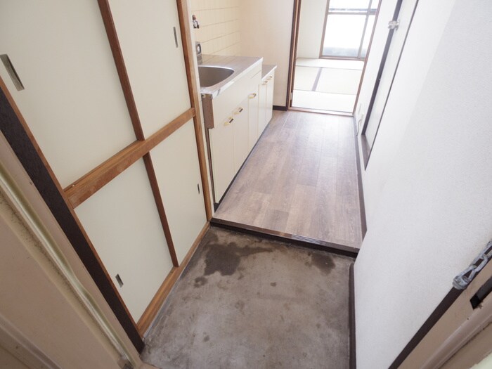 物件内観写真16　(玄関)
