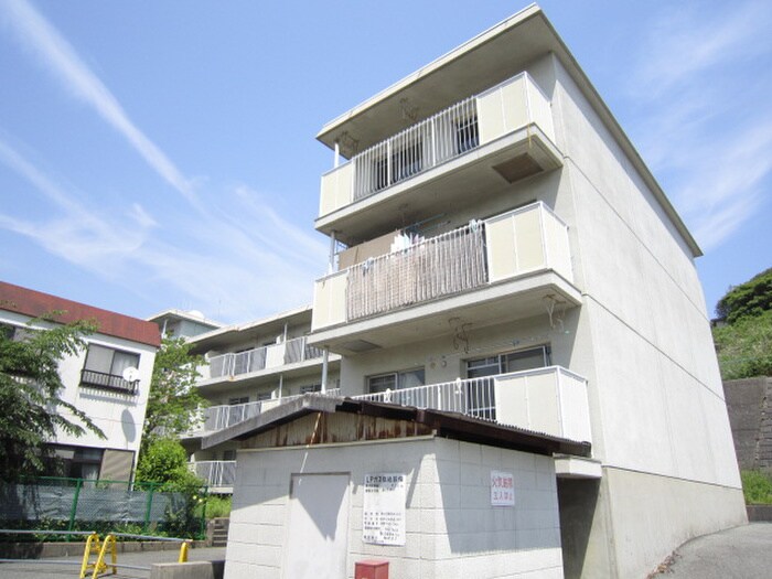 物件外観写真2　(駐車場)