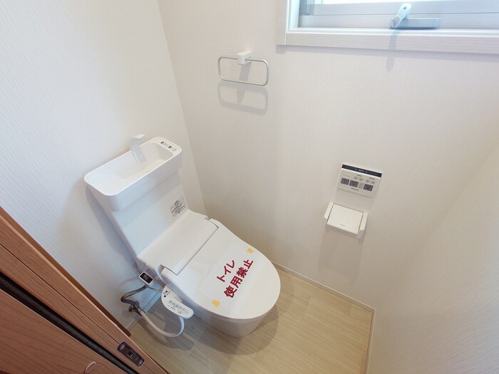 物件内観写真10　(トイレ)