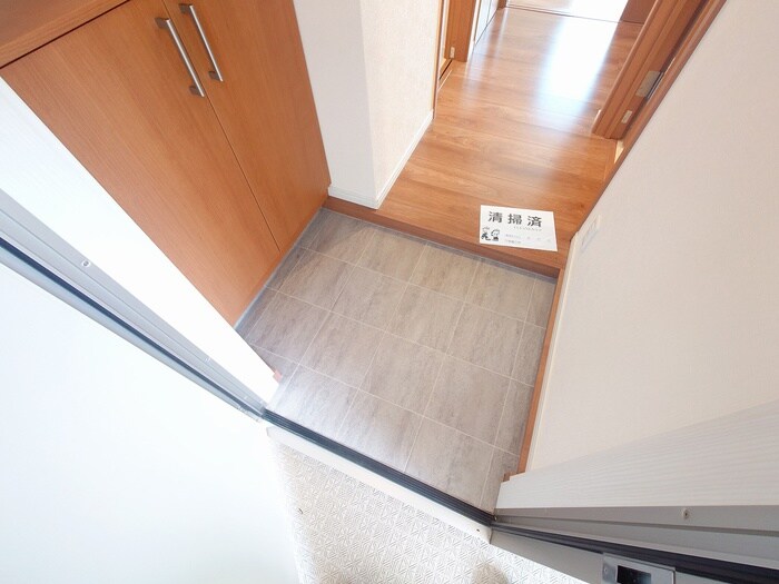 物件内観写真14　(玄関)