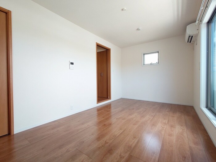 物件内観写真19　(居室)