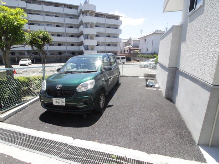 物件外観写真3　(駐輪場)