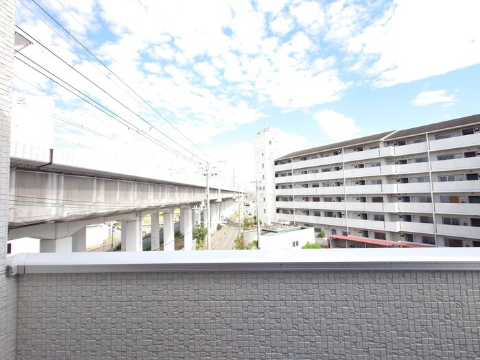 物件内観写真16　(室内からの展望)