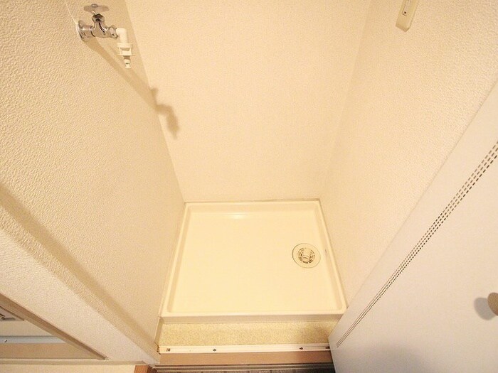 物件内観写真9　(洗濯機置場)