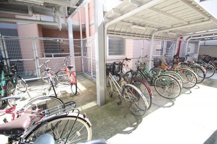 物件外観写真6　(駐輪場)