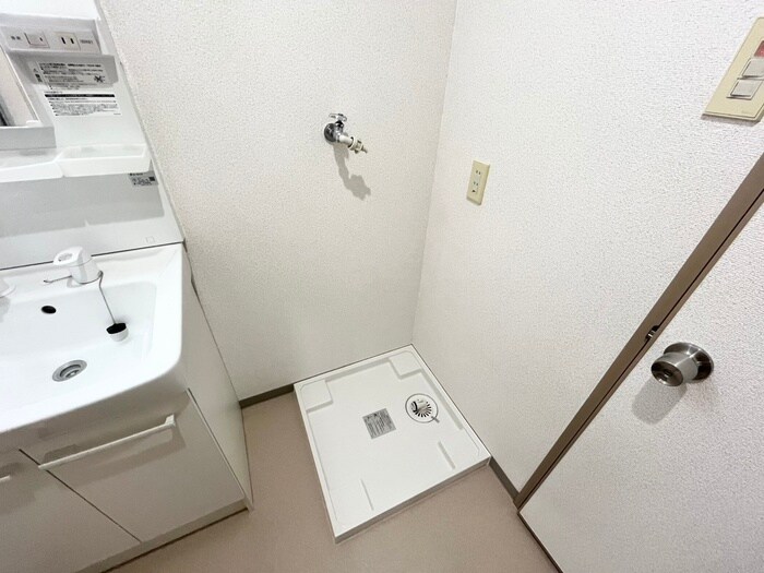 物件内観写真18　(洗濯機置場)