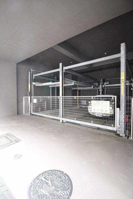 物件外観写真6　(駐車場)