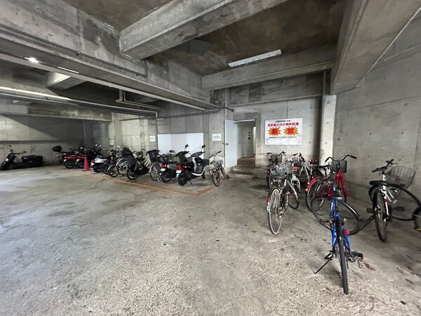バイク置き場