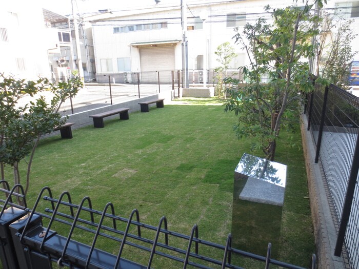 物件外観写真5　(駐車場)