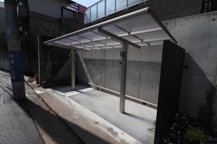 物件外観写真4　(駐輪場)