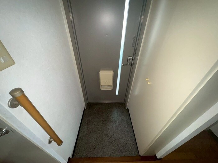 物件内観写真14　(玄関)