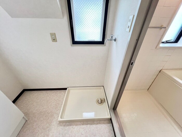 物件内観写真21　(洗濯機置場)