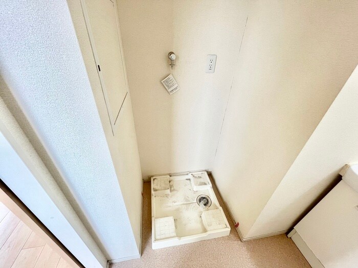 物件内観写真13　(洗濯機置場)