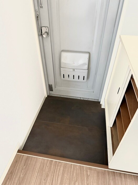 物件内観写真5　(玄関)