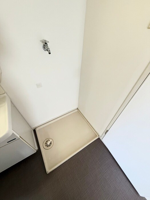 物件内観写真8　(洗濯機置場)