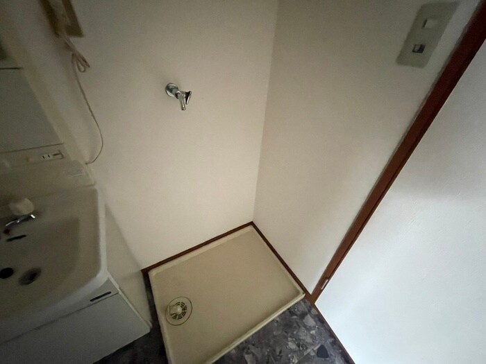 物件内観写真15　(洗濯機置場)