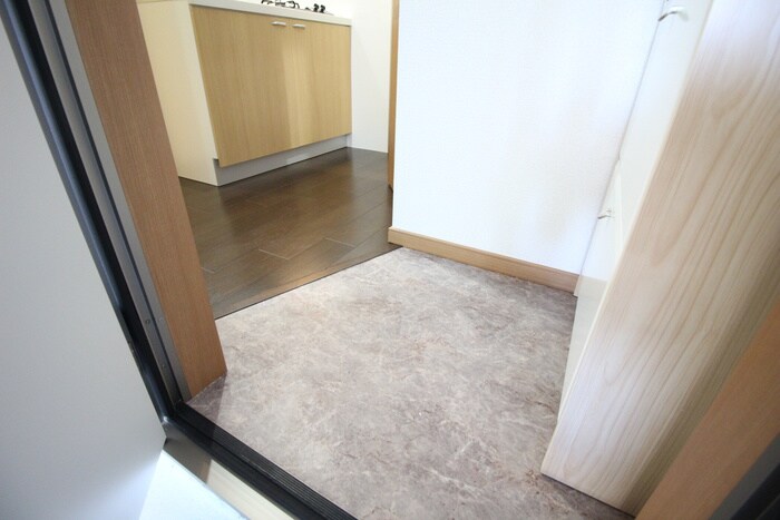物件内観写真17　(玄関)